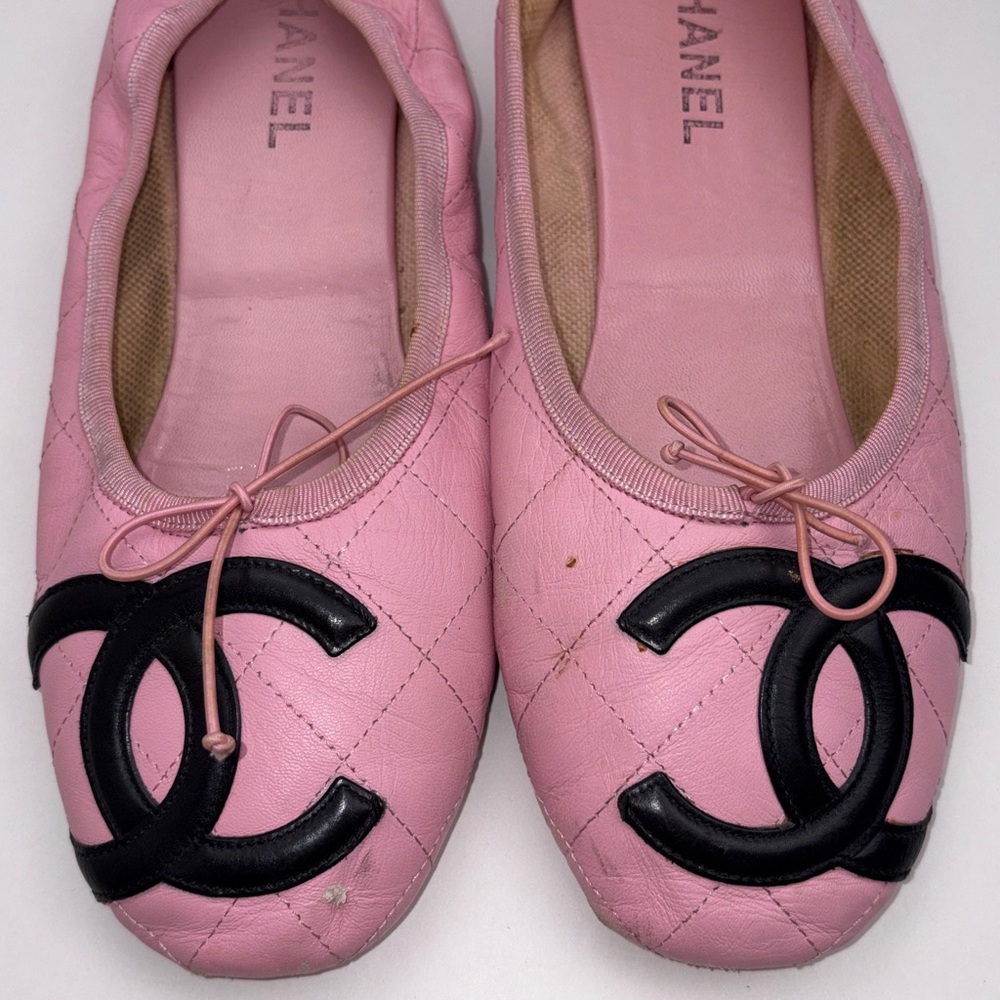 Vintage Authentic Chanel Cambon Ballet Flats~ in Pink/Black Quilted Leather - Picture 11 of 16